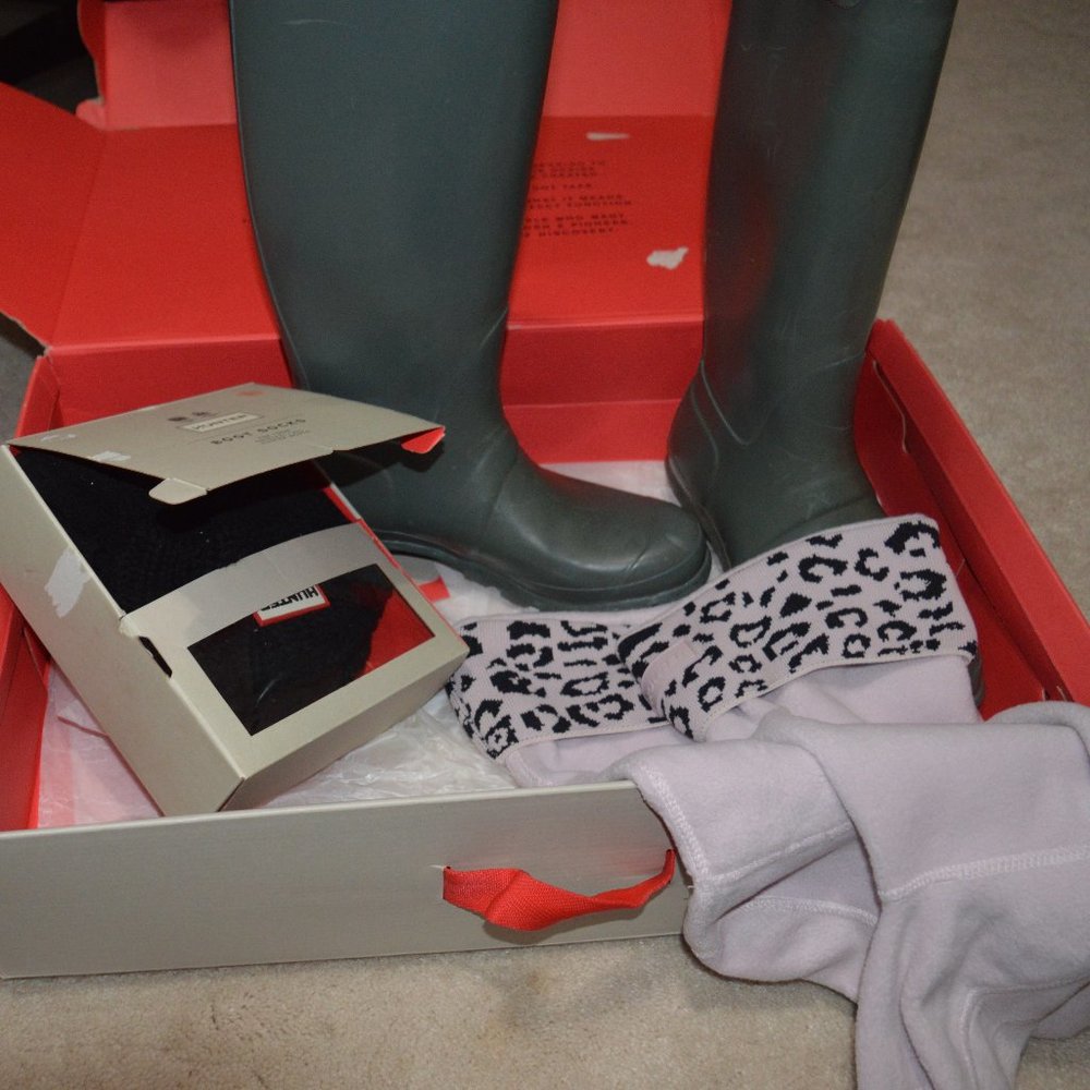 Hunter boots (size US 7M/ UK6/EU39) and 2 pairs of boot socks (size L)